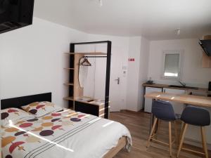 CHARMANT STUDIO DANS UNE MAISON NEUVE