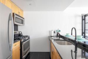 Stunning NYC Views! Free Gym! Doorman! Terrace!