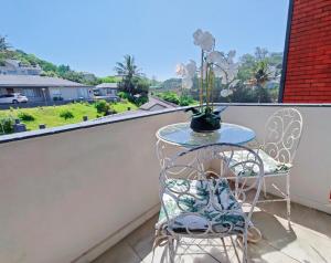 Ocean Waves Umdloti 2 Adults & 1 Child