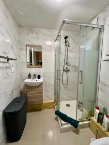 Appartements Gagny charmant deux pieces tres calme : photos des chambres