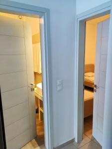 Lemon & Waves Mochlos