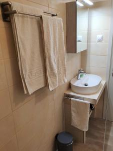 Lemon & Waves Mochlos