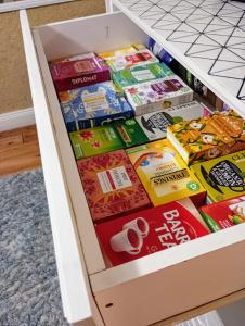 Comfy Bedroom and Private Bathroom on the Top Floor of a Home Stay -10 mins walk to the center - Free Parking - Convenient to Apple Campus