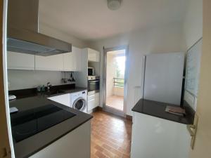 Charmant 2 pièces parc piscine