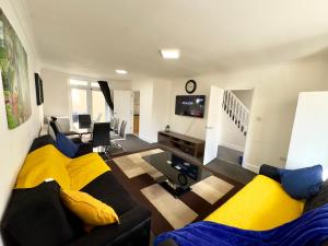 4 Bedrooms House, 3 bathrooms , Separate Reception, Full Kitchen, Garden, Parking - Prázdninové domy, Londýn