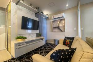 Apartamento em home clube! 0209