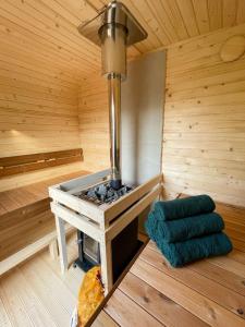 Lobsters Lodge in Heinkenszand Wellness Accommodation with Wood-Fired Hottub, Private Sauna and Outdoor Shower Aircos Free Wifi Complimentary Bed linen and Towels