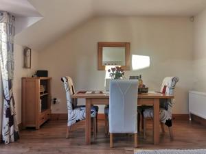 Pebble Creek Apartment