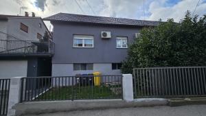 House Delboy with garage, Črnomerec