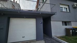 House Delboy with garage, Črnomerec