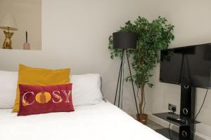 The St Marks One Bed Studio Sleeps1 Wifi -Free Parking