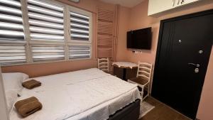 A tiny single room - Macchiato