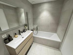 Appartements Old town-Exceptional Apartment-in absolute calm : photos des chambres
