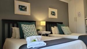 Suite 8- Deja Blu Bed and Breakfast- East London