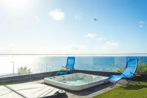 Aqui ha Casa by AH - 加乌拉