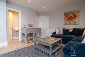 Stylish Sanctuary - Estuary Views - Outside Space