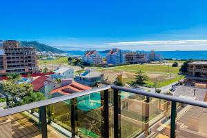 Cobertura com Piscina e Vista Deslumbrante! 0213