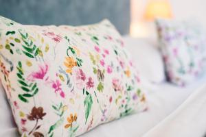 SARACA PALACE by DuHomes