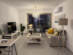 Brandnew Rooftop Flat near Larnaca Mall