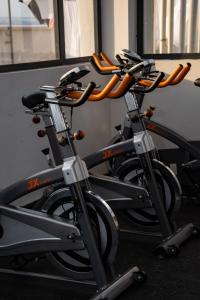 1 BR Stylish Haven with Skyline Views