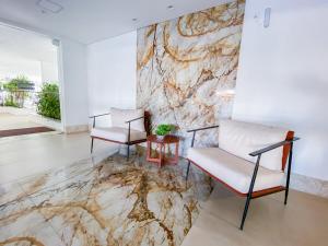 Apto 3 Dormitórios, 1 suíte e ampla sacada - 0314