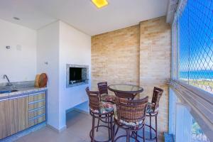 Apto 3 Dormitórios, 1 suíte e ampla sacada - 0314