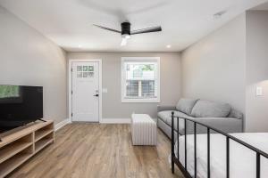 24-Guest Retreat The Nomad: Studio x2 1BR x4