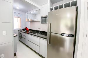 Apto amplo de 3 dormitórios próximo da praia - 0222