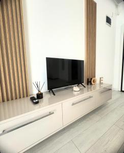 Estrella Studio- Mihai Bravu