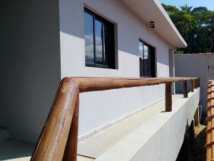 Quitinete Casal ou até 4 pessoas 150m da praia das Toninhas