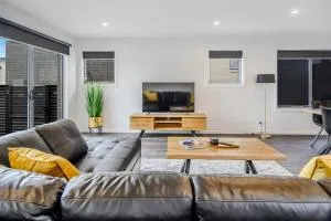 Villa 4 NEW 3Bed 2 Bath - Richmond