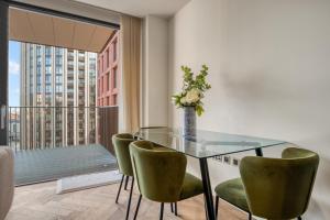 Hyde Park Luxury 2BR 2BA Balcony