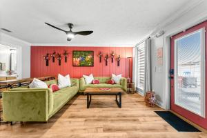 PCB 5-Min Walk to Beach! Heated Pool, Sleeps 11