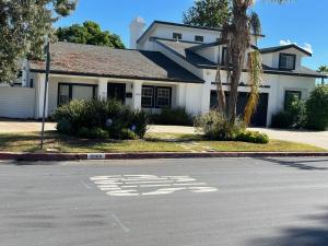 Private gated 1bed & 1bath amazing for 2 in Los Angeles near Universal studio & Hollywood