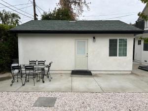 Private gated 1bed & 1bath amazing for 2 in Los Angeles near Universal studio & Hollywood