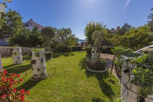 Apartments by the sea Selce, Crikvenica - 2356