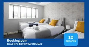 Spacious 5 Bed Town House, Sleeps 12, Near City,FREE Parking, Pets OK - Lofthouse