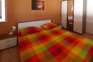 Apartments with parking space Palit, Rab - 24073