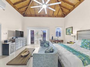 Hospitality Expert BTS 5 - Pool Beach & Bar