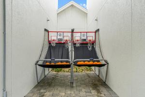 Pets OK,Htd Pool,Games,Bar,Golf,Grill,Nr Bch,Slp11