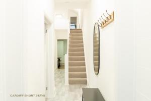 City Centre Large House Free Parking & Fast Wi-Fi