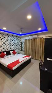 Hotel Sahu Near Kashi Vishwanath Temple Gate