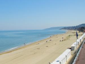 Appartements Charmant 2 pieces a 2 pas de la plage avec loggia - tout confort - FR-1-712-9 : photos des chambres