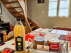 Charmante Maison en Pierre avec Jardin Près de Chinon - FR-1-381-608