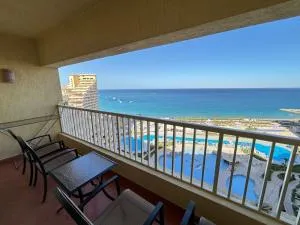 Porto sokhna pyramids - 艾因苏赫纳