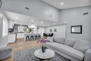 Simi Valley 4BR 3BR Modern Home Dedicated Work High Speed internet - 西米谷