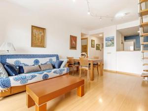 Roses - 6 pers, 67 m2, 32 - ES-228-202