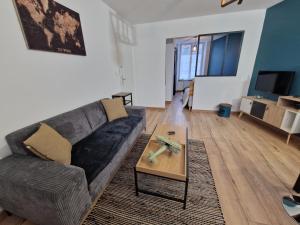 Appartements Studio moderne et calme au centre-ville avec parking securise - FR-1-591-723 : photos des chambres