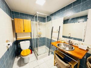 Maisons de vacances Maison a Fouras pour 4 personnes avec jardin clos - FR-1-709-92 : photos des chambres