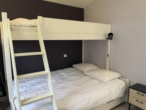 Maisons de vacances Vaux-sur-Mer: Villa 2 chambres pour 5 pers, 450m Plage, Parking, Clim - FR-1-738-47 : photos des chambres